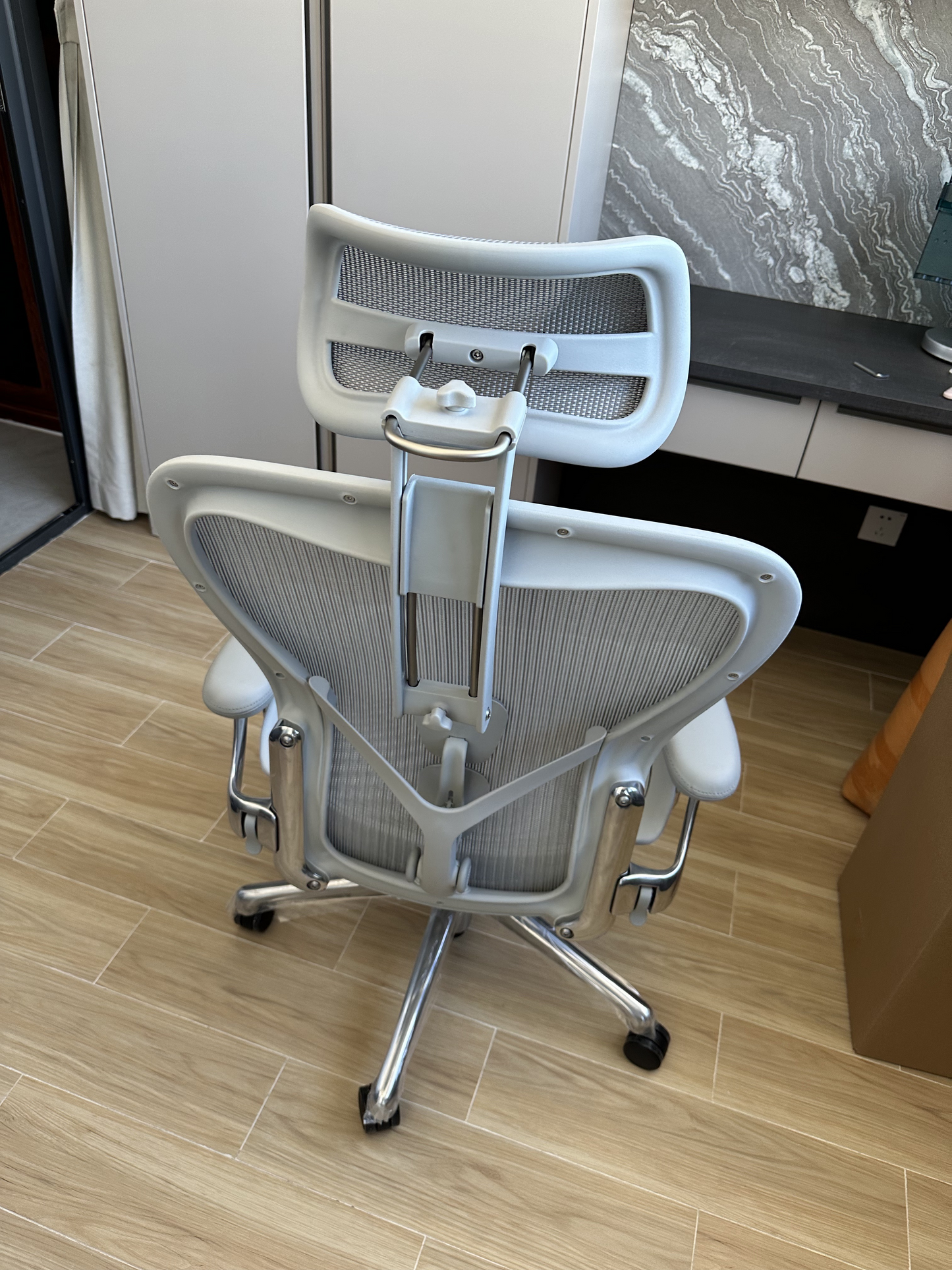 Herman Miller Aeron Chair - Mineral Polished Aluminium base/frame (1 Year Warranty)