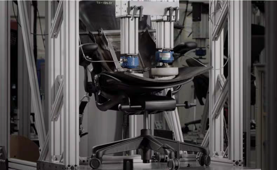 Herman Miller Aeron Chair — feature 14